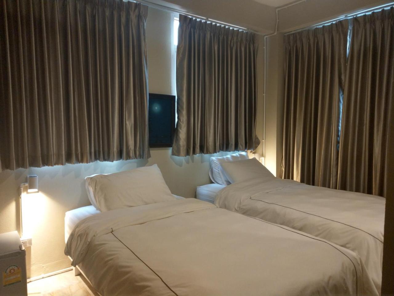 Warila Hotel Samut Prakan Exterior foto